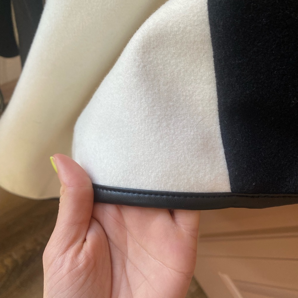 EXPRESS Color Block Wrap Poncho - Picture 4 of 7